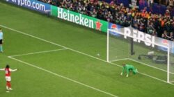 Terungkap! Mengapa Teknik Penalti Eze Dikritik Sang Legenda Gerrard