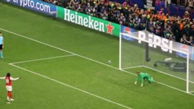Terungkap! Mengapa Teknik Penalti Eze Dikritik Sang Legenda Gerrard