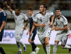 Drama 10 Pemain! Gol Emas Pio Esposito Bawa Italia Taklukkan Yunani