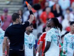 Loyalitas Ekstrem? Leao Pukul Lawan Demi Lindungi Cancelo!