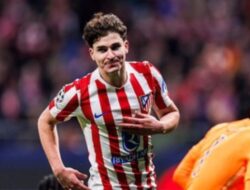 Perang Dingin Memanas! Atletico Madrid Ejek Tawaran Real untuk Julian Alvarez