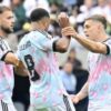 Drama Lapangan: Berantem Lalu Bikin Gol, Kisah Trossard-Tielemans!